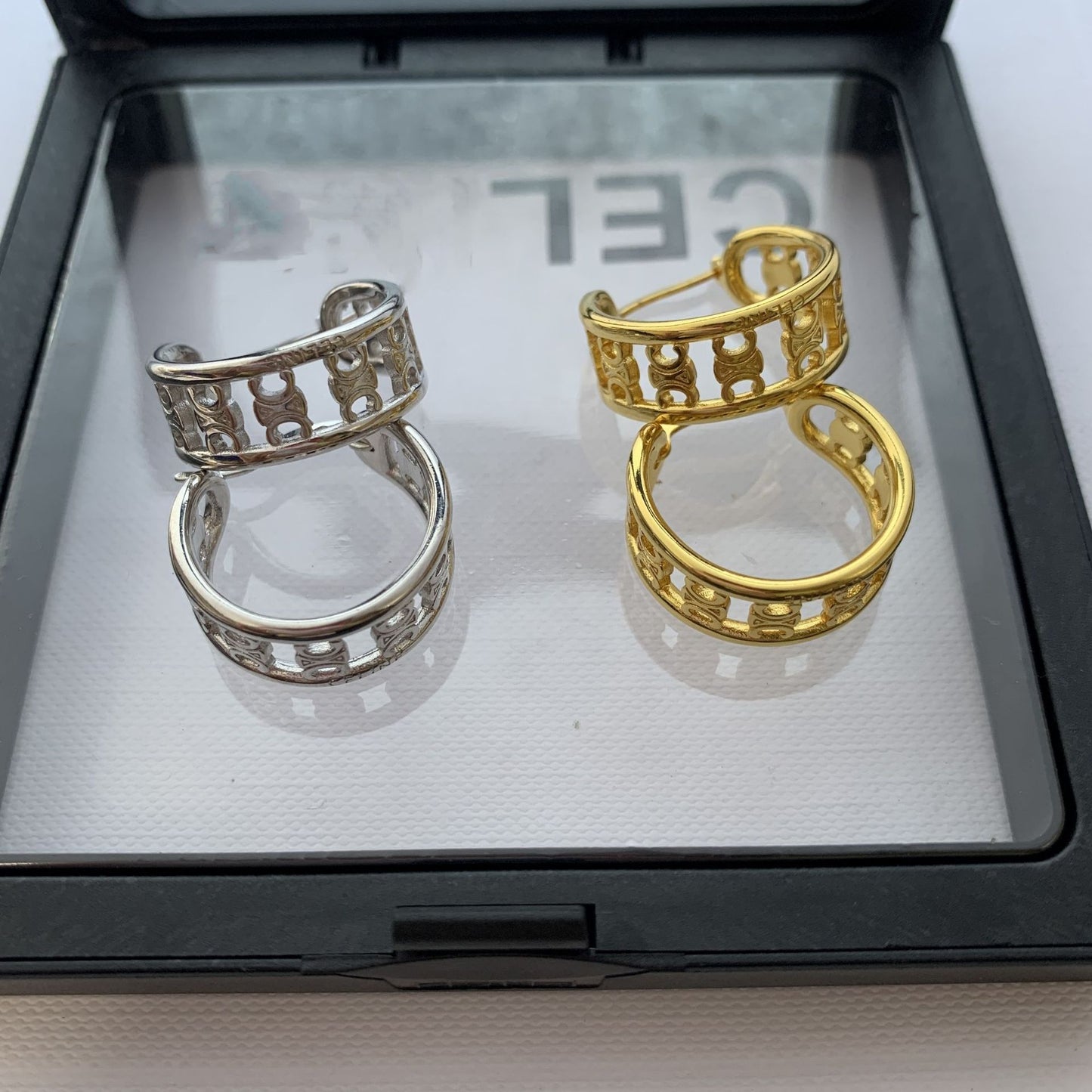 【小物】英字柄ピアスアクセサリーG21629