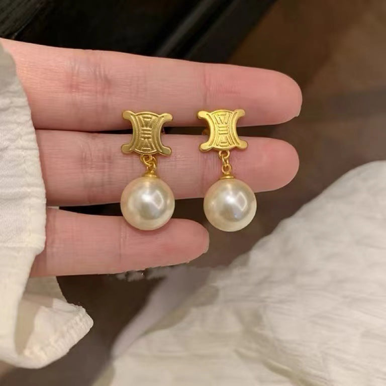 【小物】英字柄ピアスアクセサリーF8059