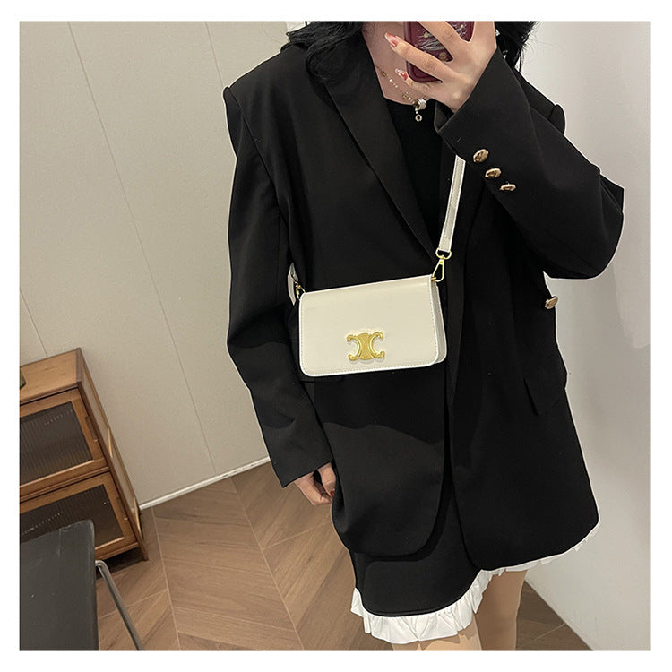 【小物】4色メッセンジャーバッグF7692