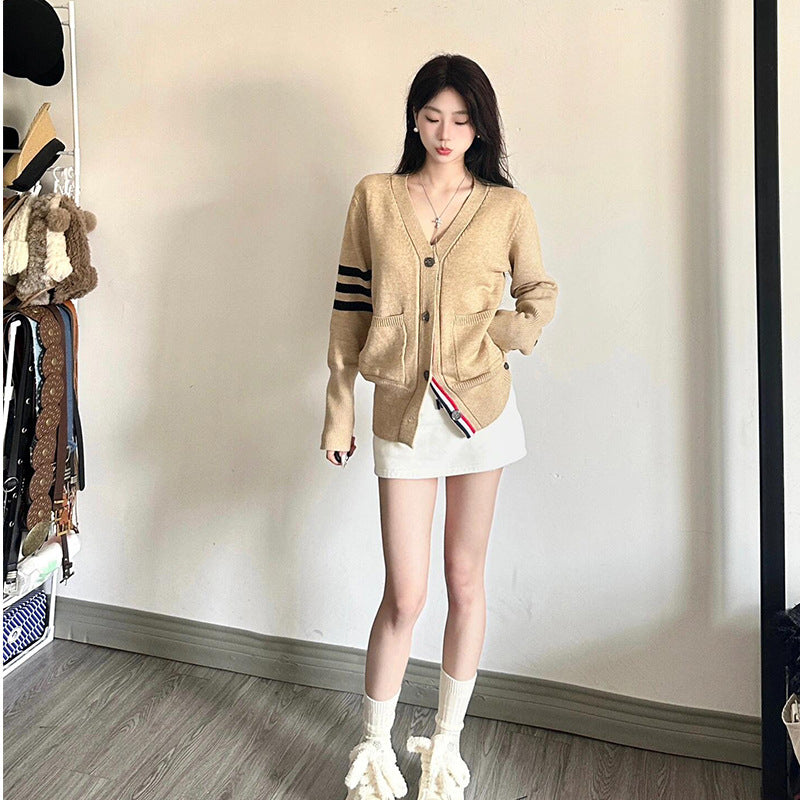 【outer】VネックニットカーディガンG23516