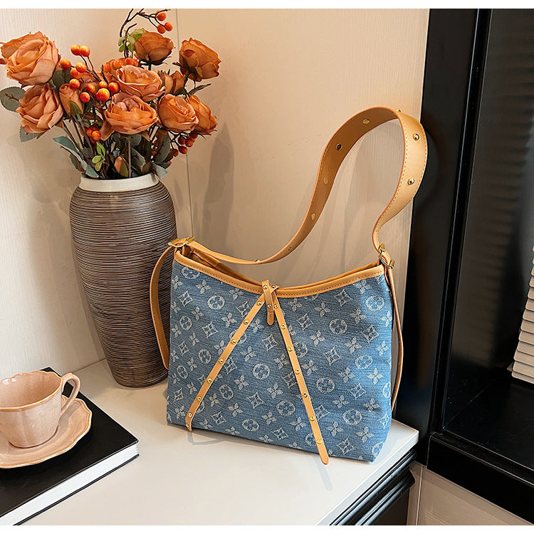 【小物】大容量ショルダーバッグF7784