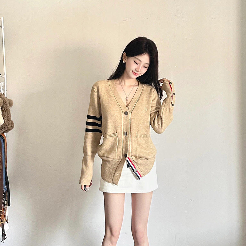 【outer】VネックニットカーディガンG23516