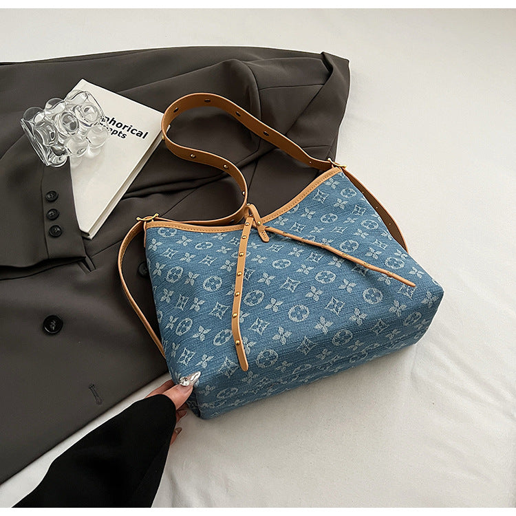 【小物】大容量ショルダーバッグF7784