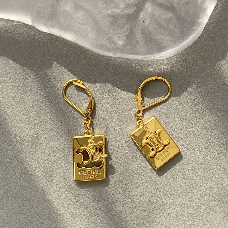 【小物】英字柄イヤリングアクセサリーG21645