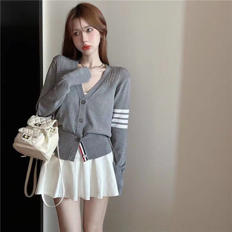 【outer】Vネック長袖ニットカーディガンG23517