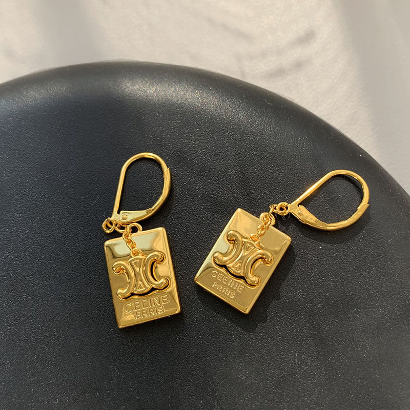 【小物】英字柄イヤリングアクセサリーG21645