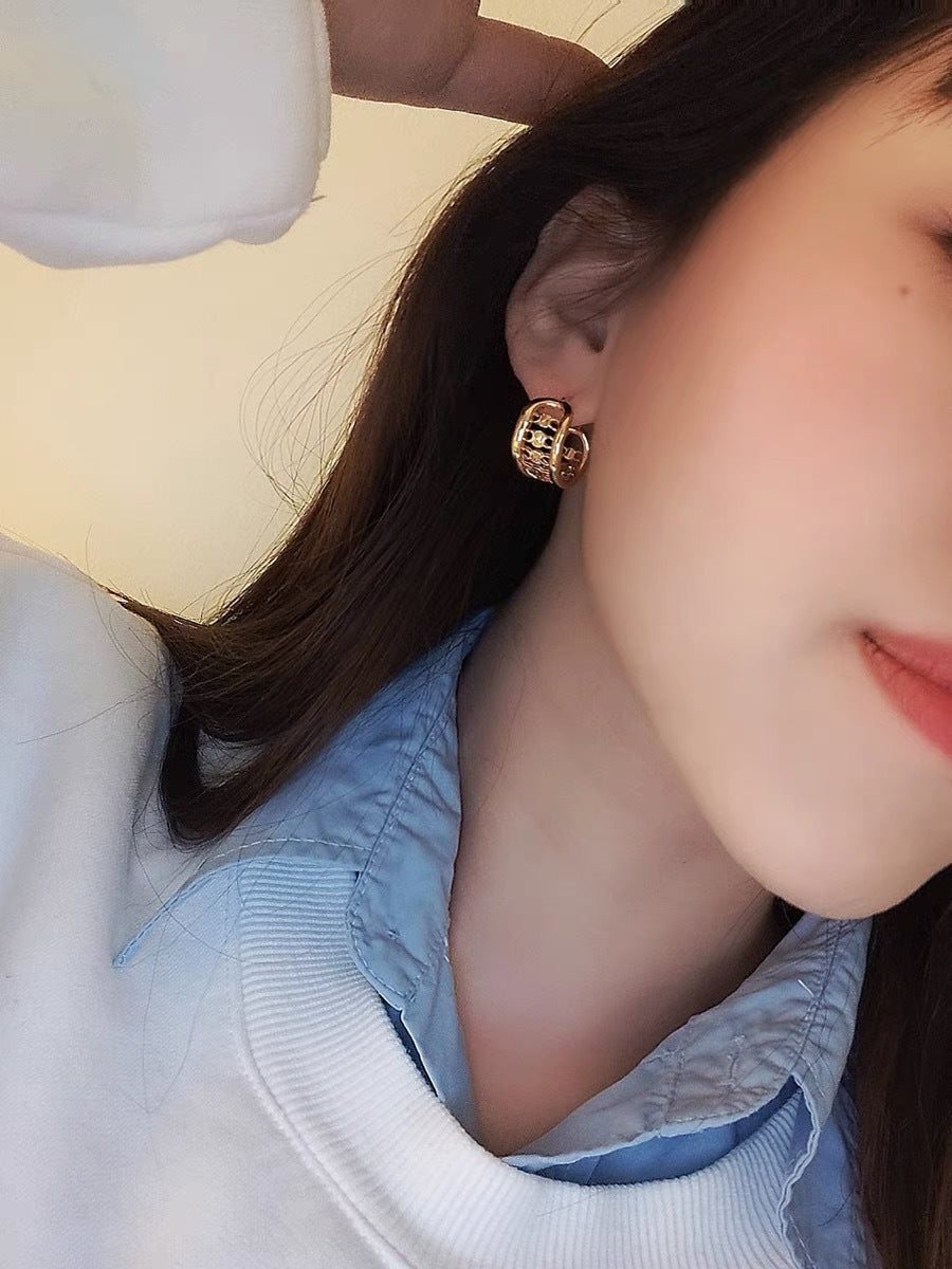 【小物】英字柄ピアスアクセサリーG21629