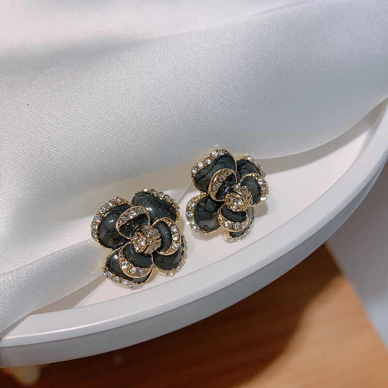 【小物】存在感 chicエレガントオシャレパール花形ピアスアクセサリー