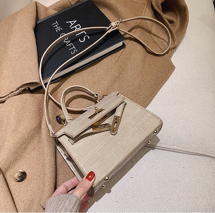 【小物】高級感 合わせやすいシンプルオシャレINS風肩掛け斜め掛けバッグ G2618