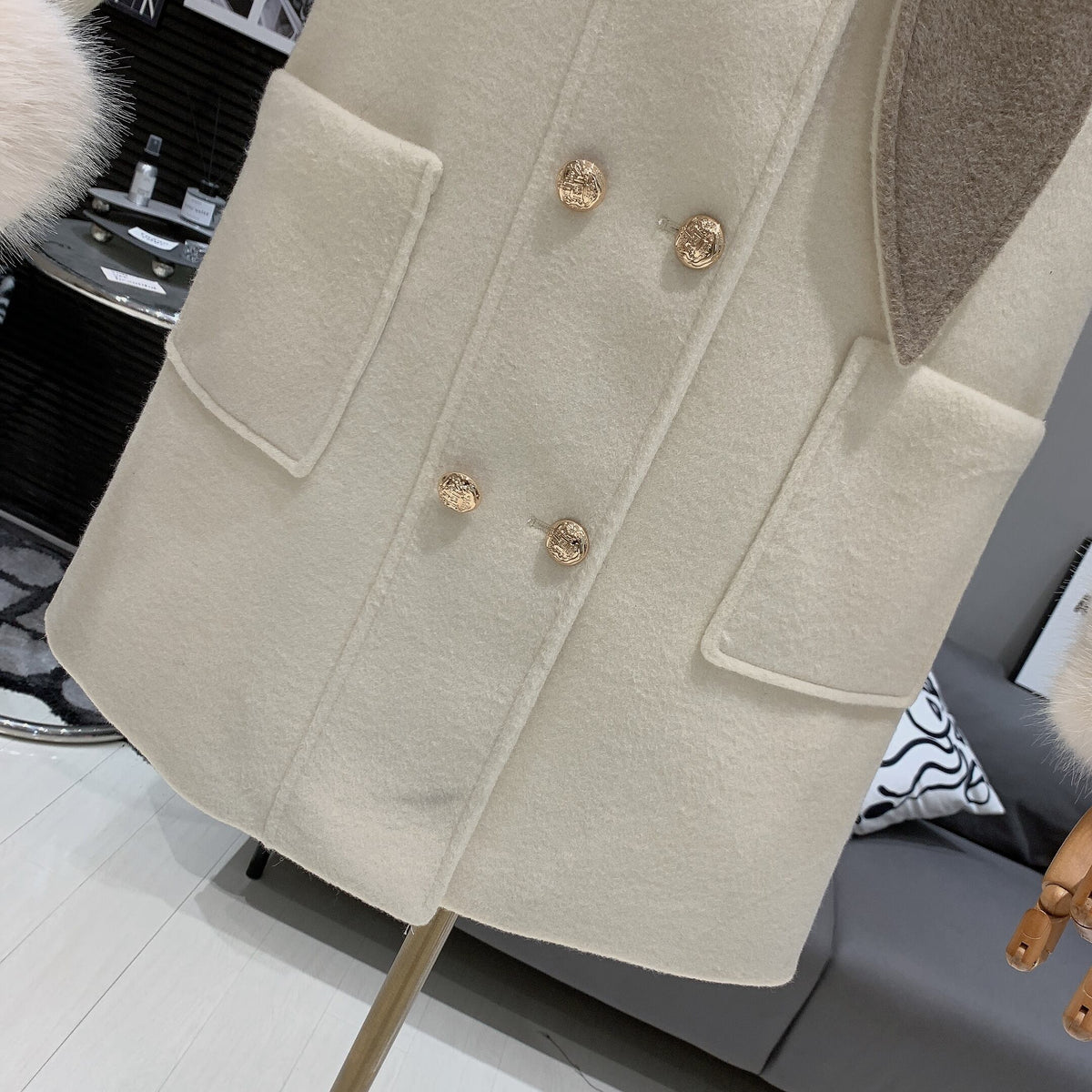 【outer】ファーダブルボタンコート　M27635