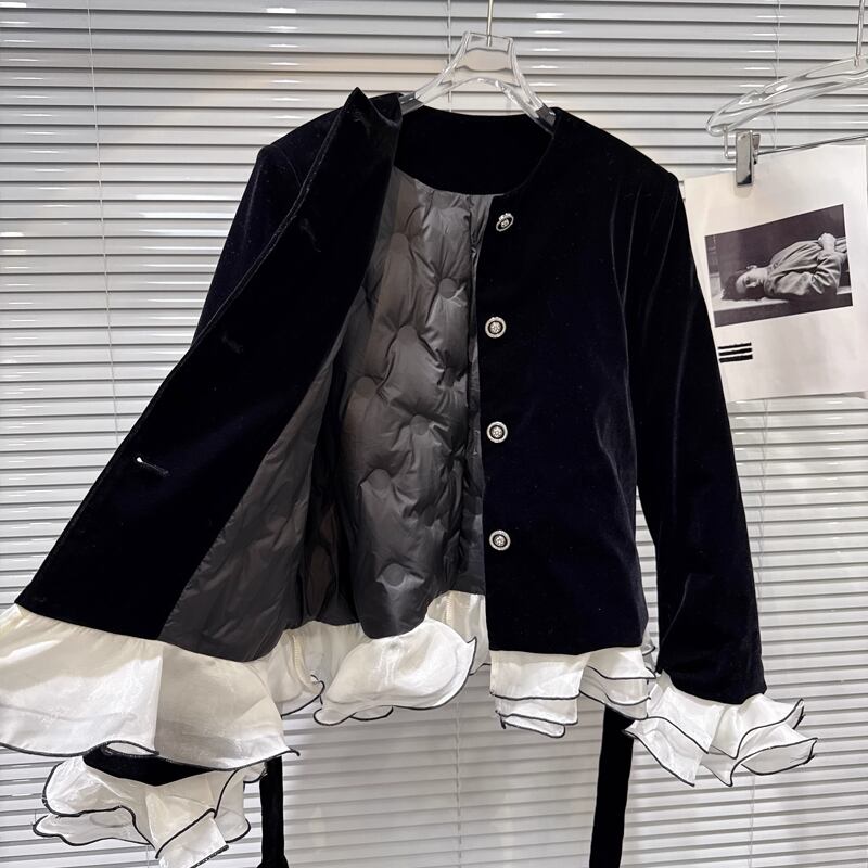 【outer】フリルドッキングノーカラーコート Q7344