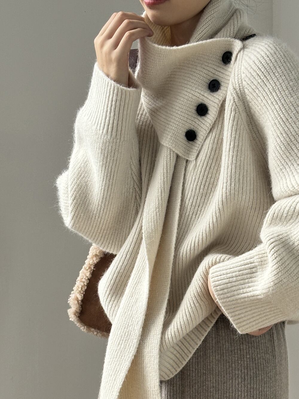 【tops】Vネックニットセーターマフラー付き　M28049