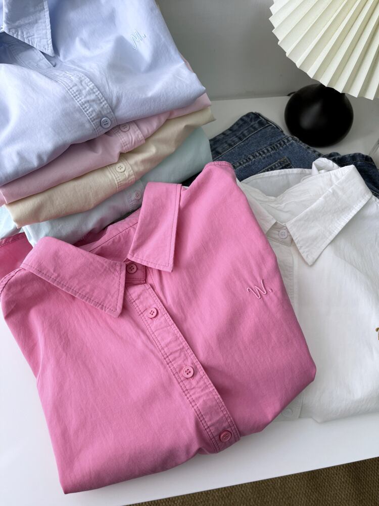 【tops】POLOネック刺繍シャツ　M29906