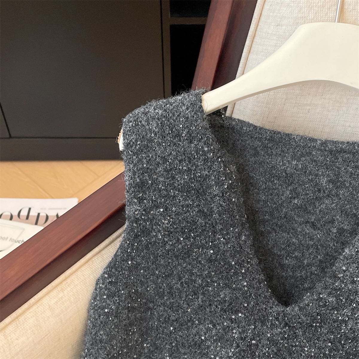 【tops】スパンコールニットベスト　M29228