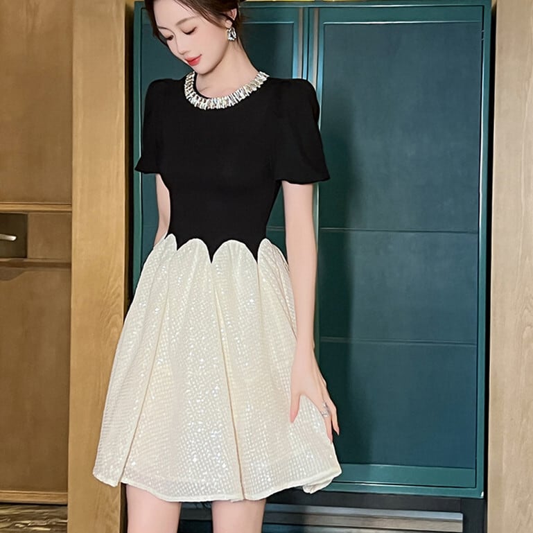【dress】ビジュー切り替えデートワンピース　M24278