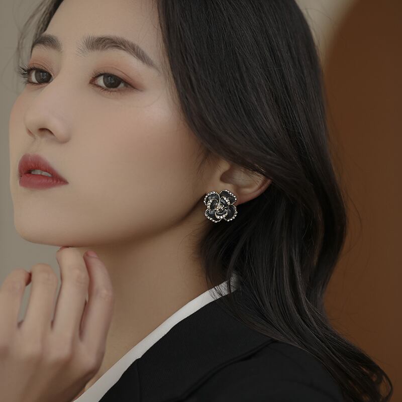 【小物】存在感 chicエレガントオシャレパール花形ピアスアクセサリー