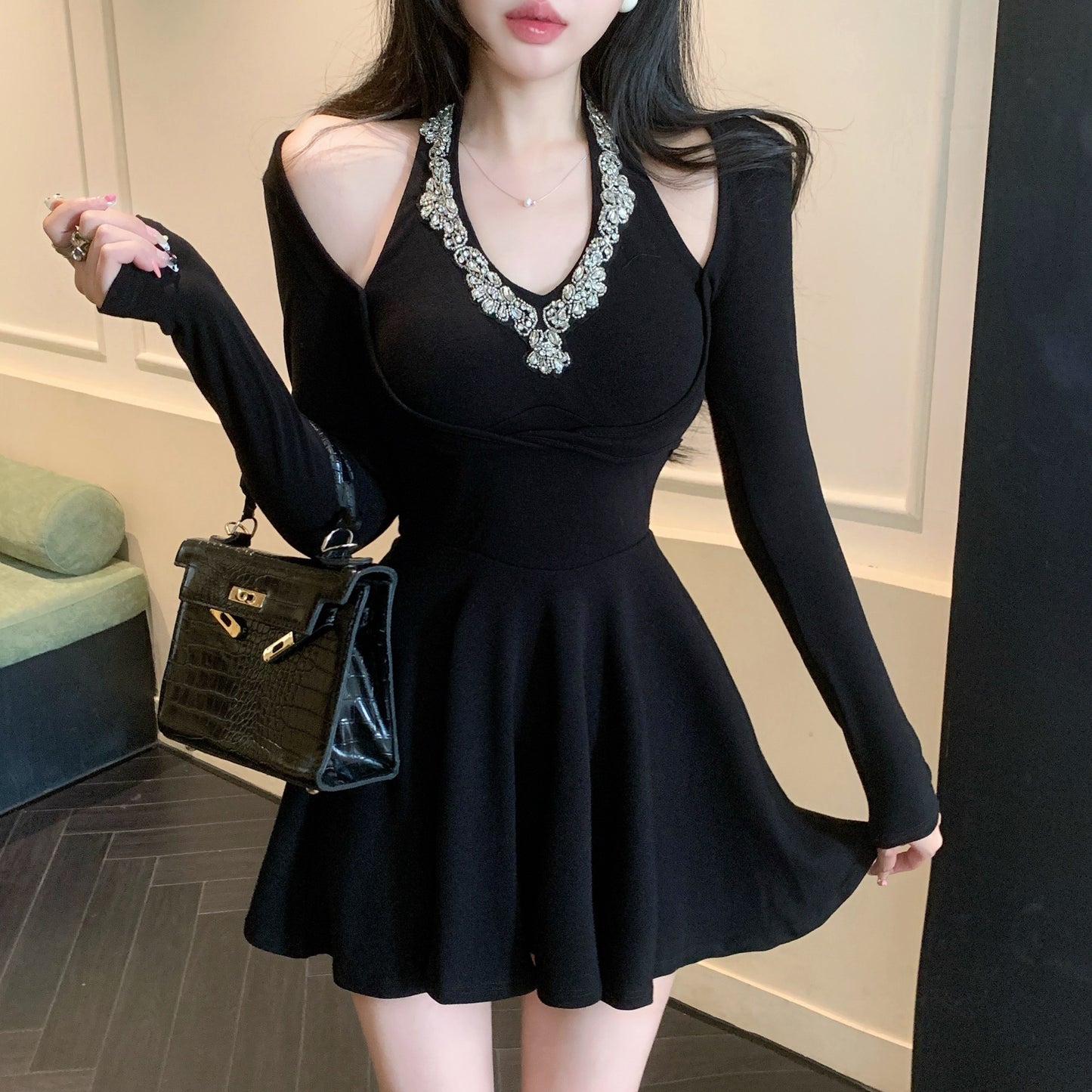 【dress】ダイヤモンドホルターネックワンピースG24221