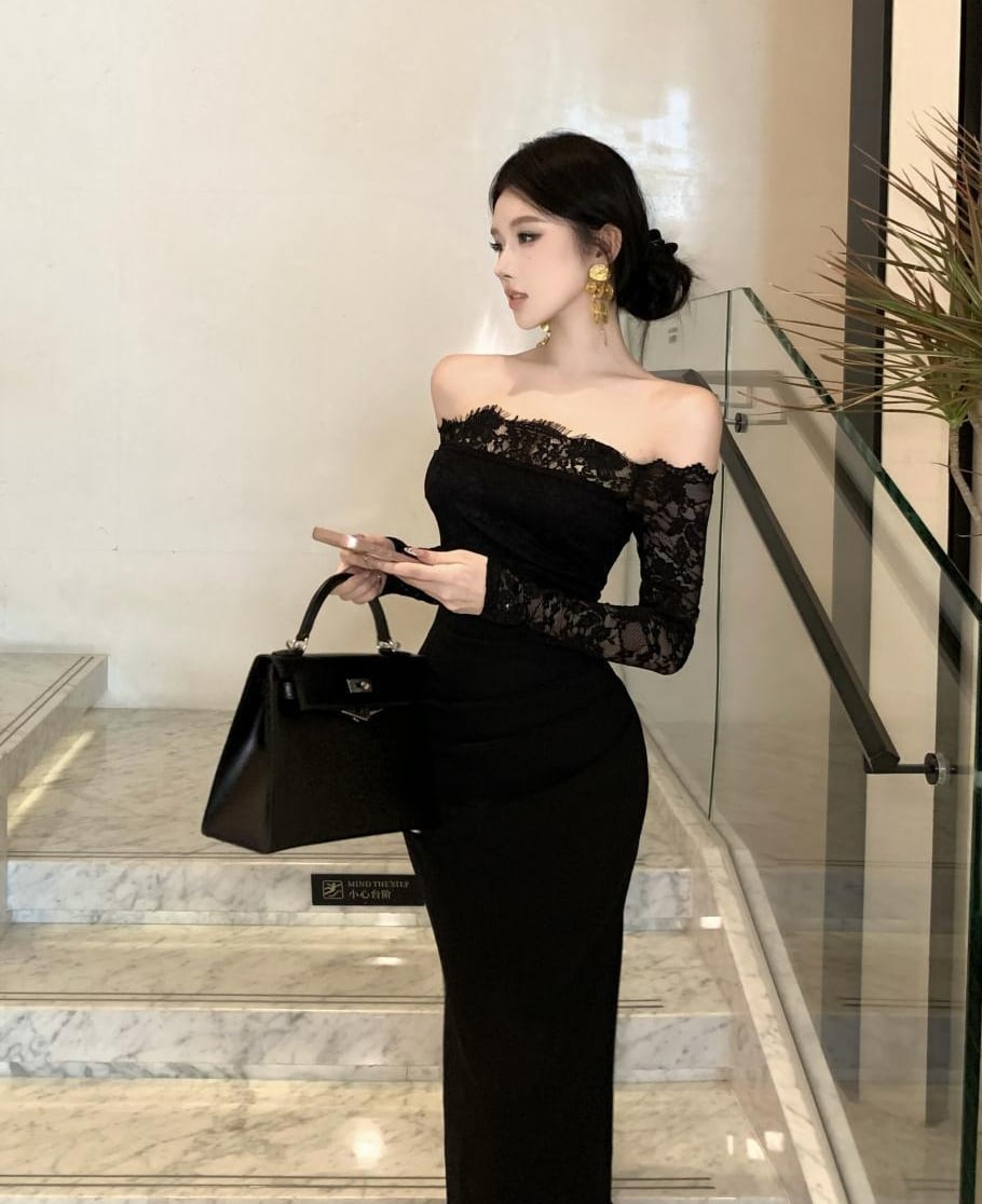 【dress】オフショルダーレースドッキングワンピース Q7421