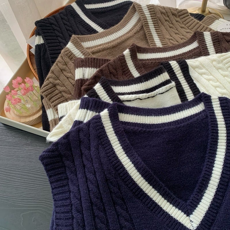 【tops】刺繍ニットベスト　M28338
