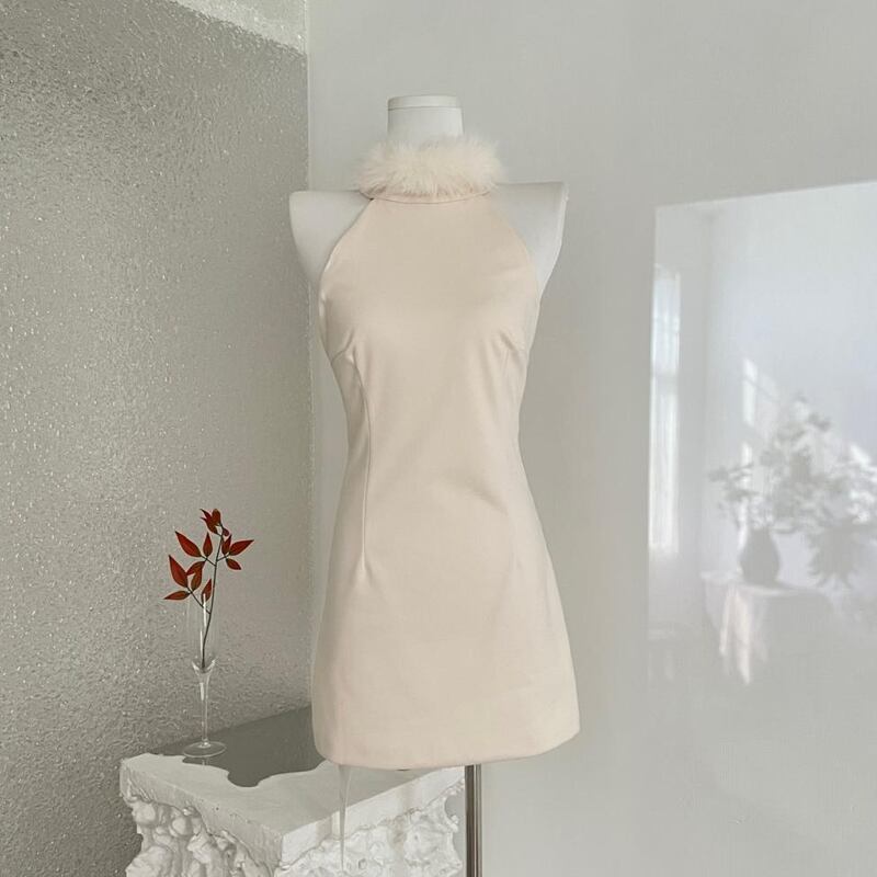 【dress】ファー付きホルターネックワンピース Q7636