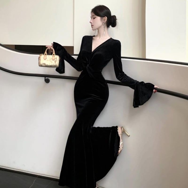 【dress】Vネックベルベットワンピース Q7423