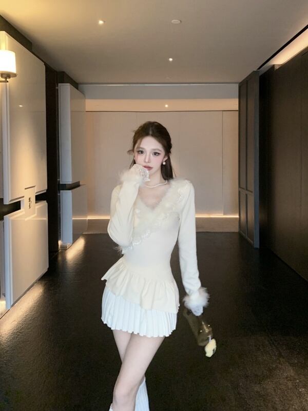 【tops】ファーレースドッキングフリルトップス　M28568