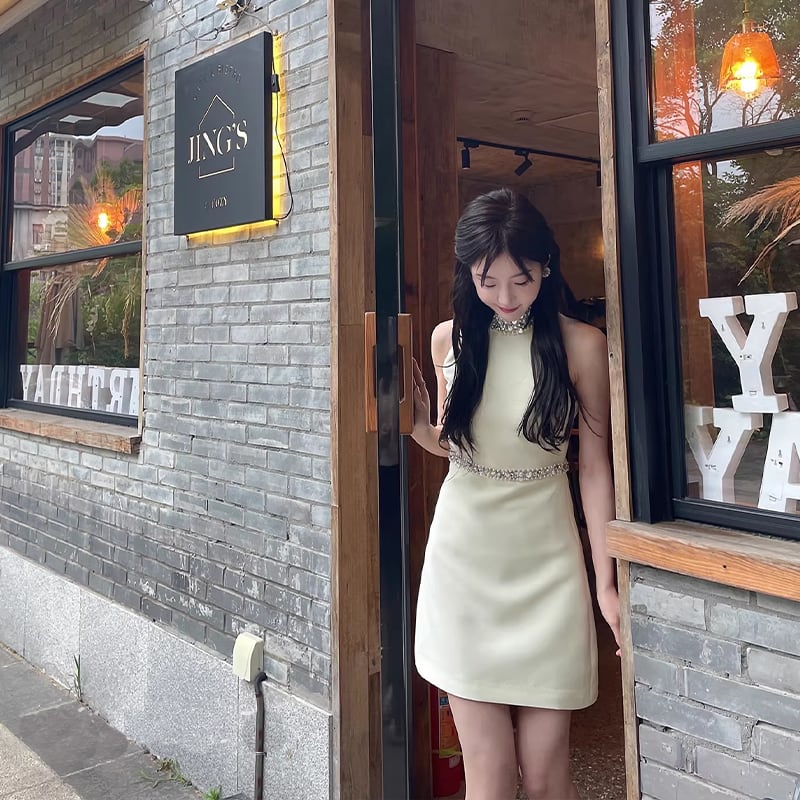 【dress】ラインストーン付きノースリーブワンピース Q8437