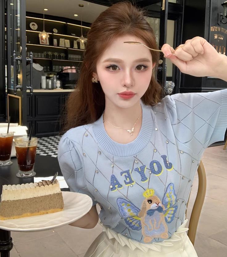 【tops】長袖ラインストーンニットＴシャツF7068