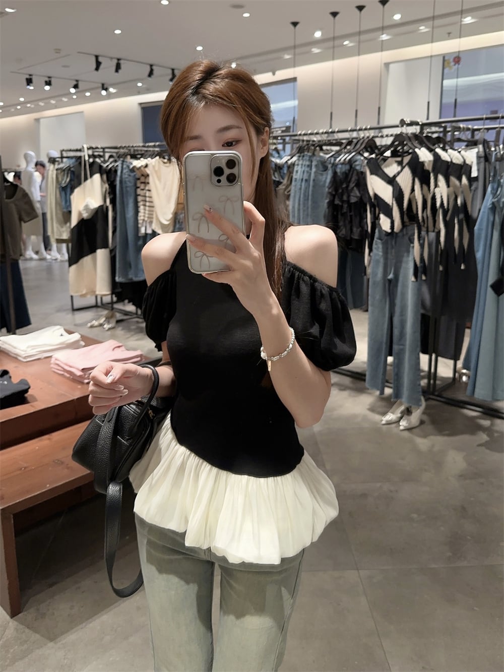 【tops】オフショルダーTシャツ　M24131