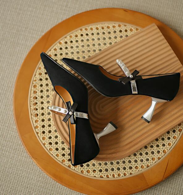 【shoes】美脚魅せ結婚式二次会ビーズ飾りアーモンドトゥシューズF0725