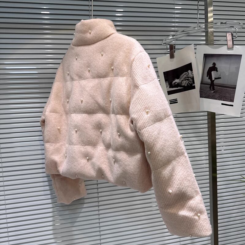 【outer】パール付きハイネック中綿コート Q7332