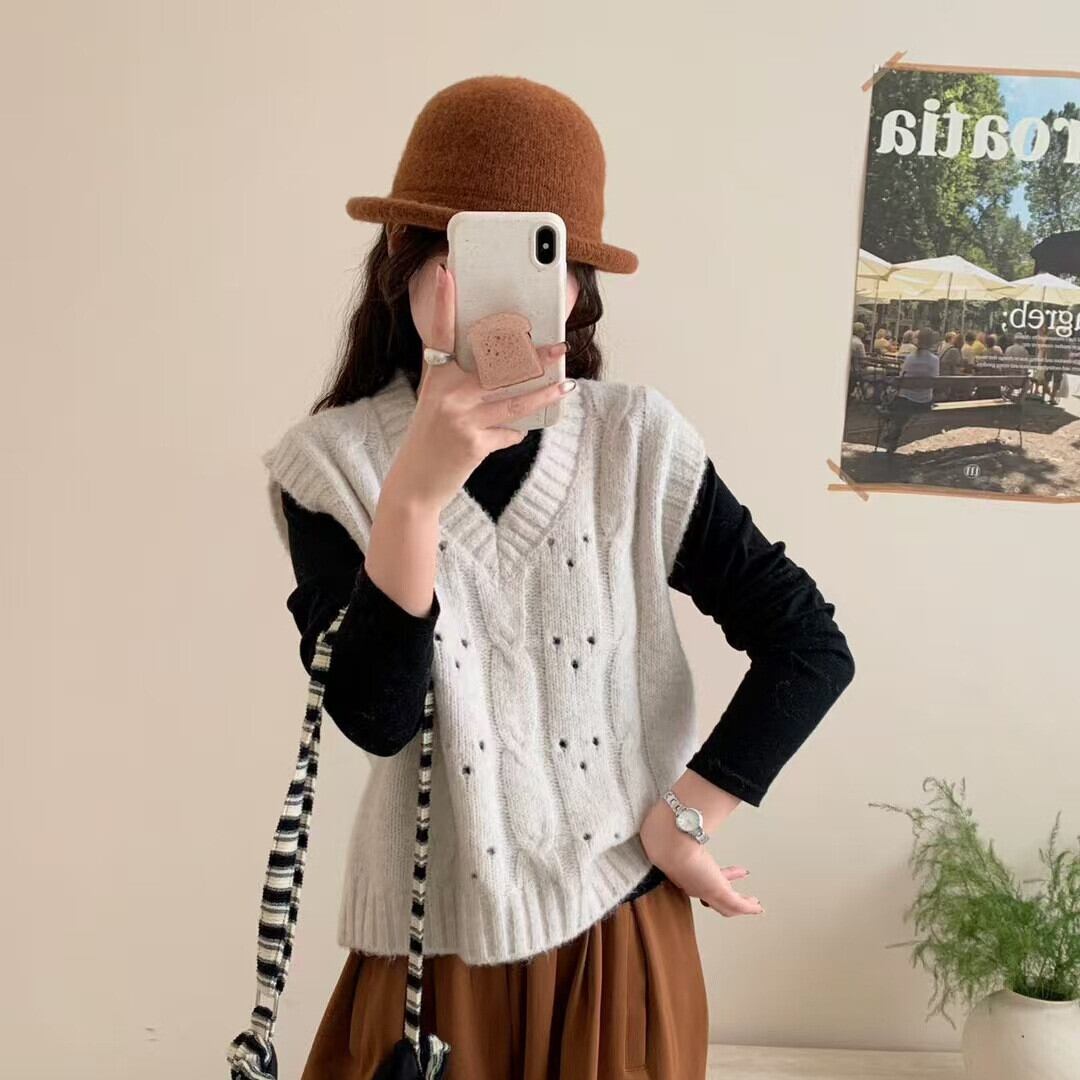 【tops】Vネックニットベスト　M29071