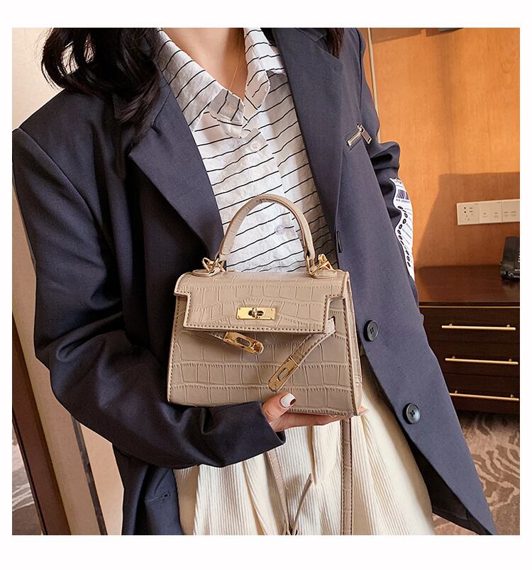 【小物】高級感 合わせやすいシンプルオシャレINS風肩掛け斜め掛けバッグ G2618