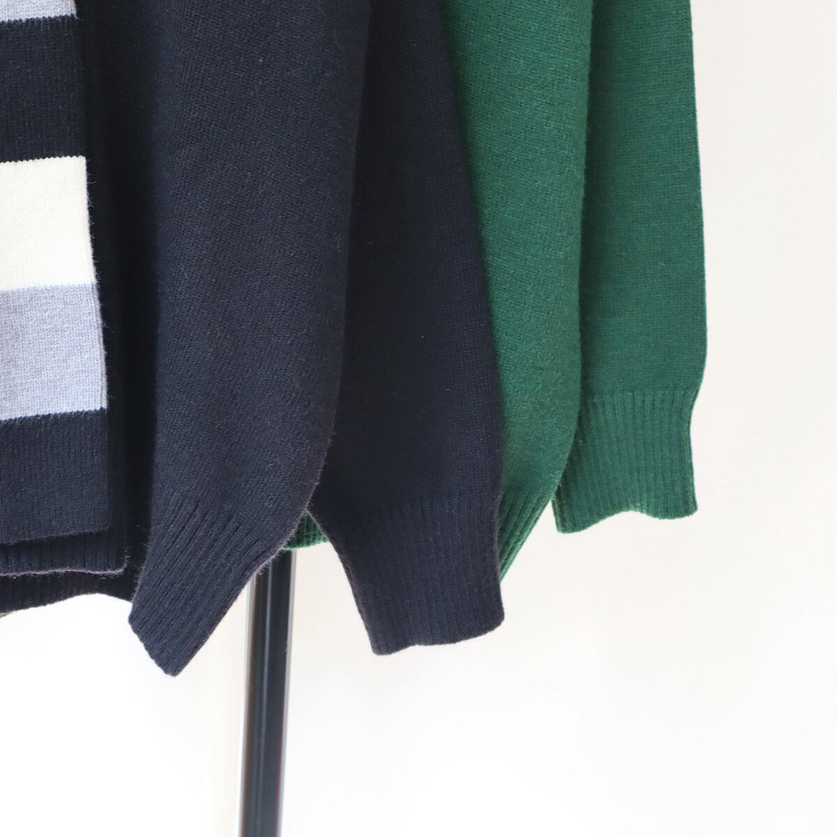 【tops】Vネックニットセーター　M18784
