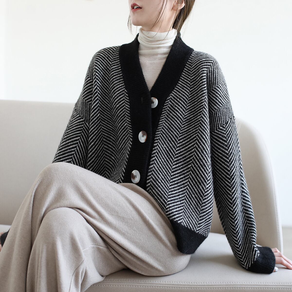 【outer】Vネックニットカーデ　M27225