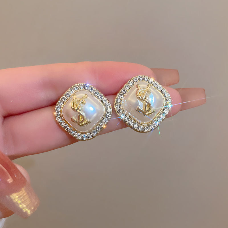 【小物】英字柄ピアスアクセサリーF7804