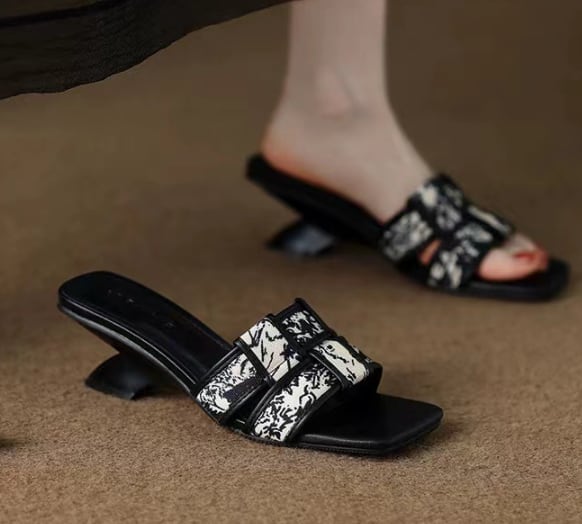 【shoes】人気デザインサンダル　M30232