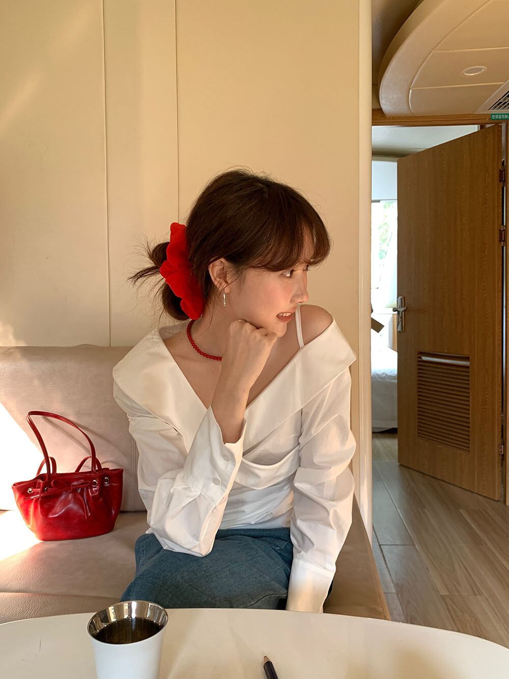【tops】オフショルダーシャツトップス　M29584
