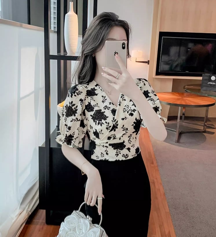 【tops】Vネック花柄ブラウスG20927