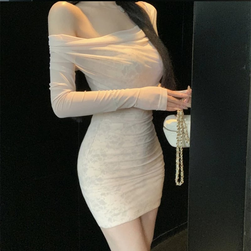 【dress】胸パット付きオフショルダーレースワンピース Q8525