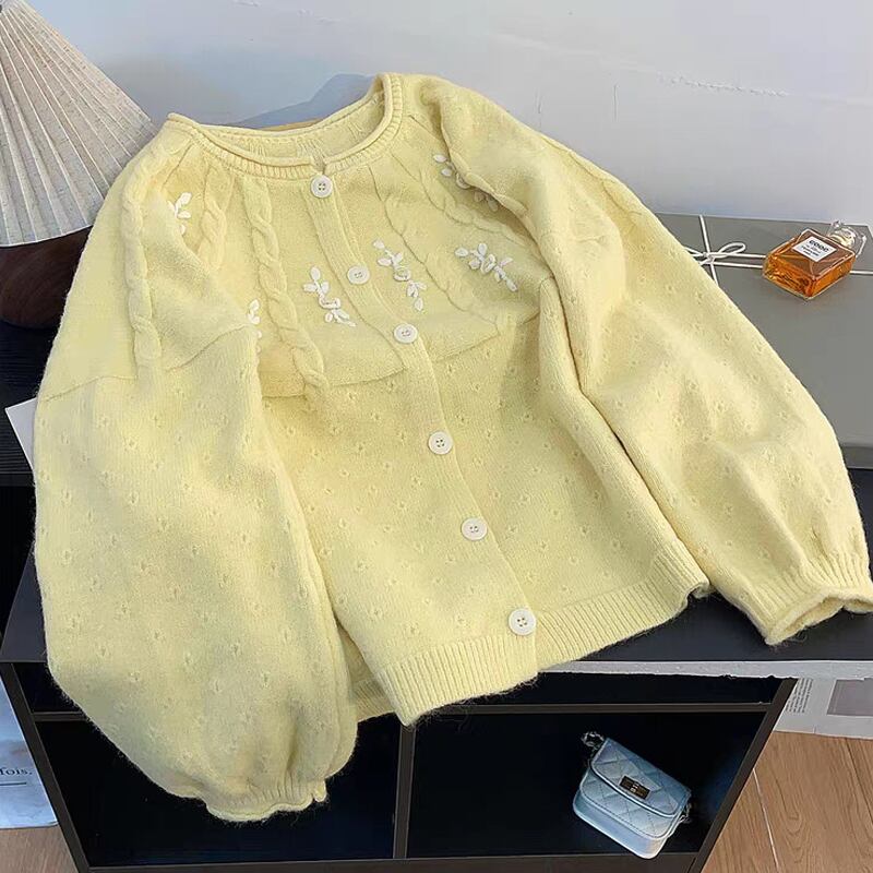 【outer】フラワー刺繡柄ニットカーディガン Q7739