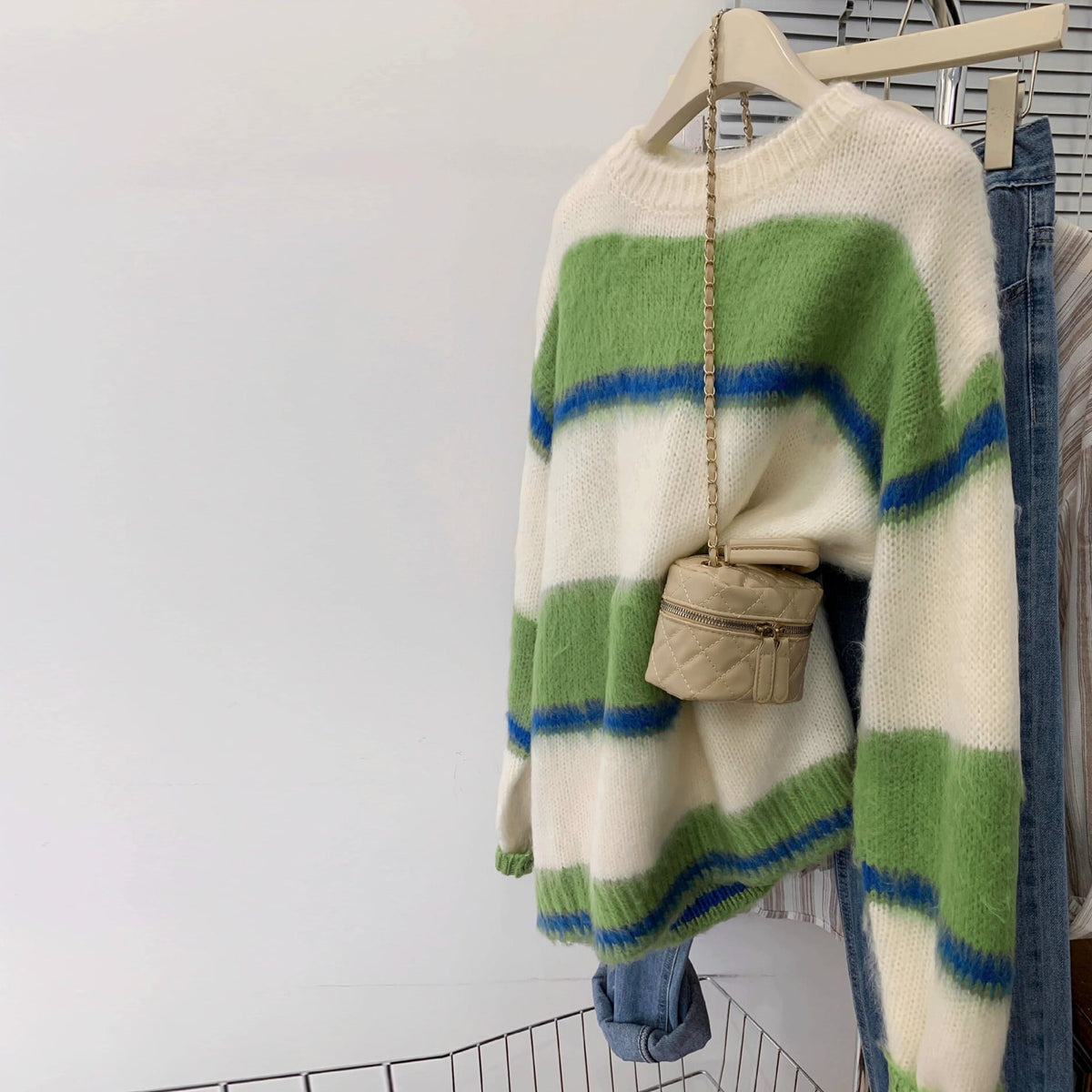 【tops】クルーネックボーダー柄ニットセーター　M29263