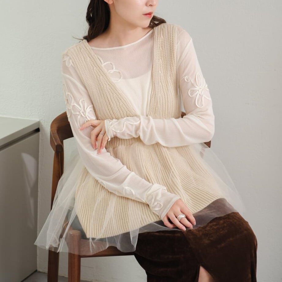 【tops】Vネックチュールコンビニットベスト　M28580