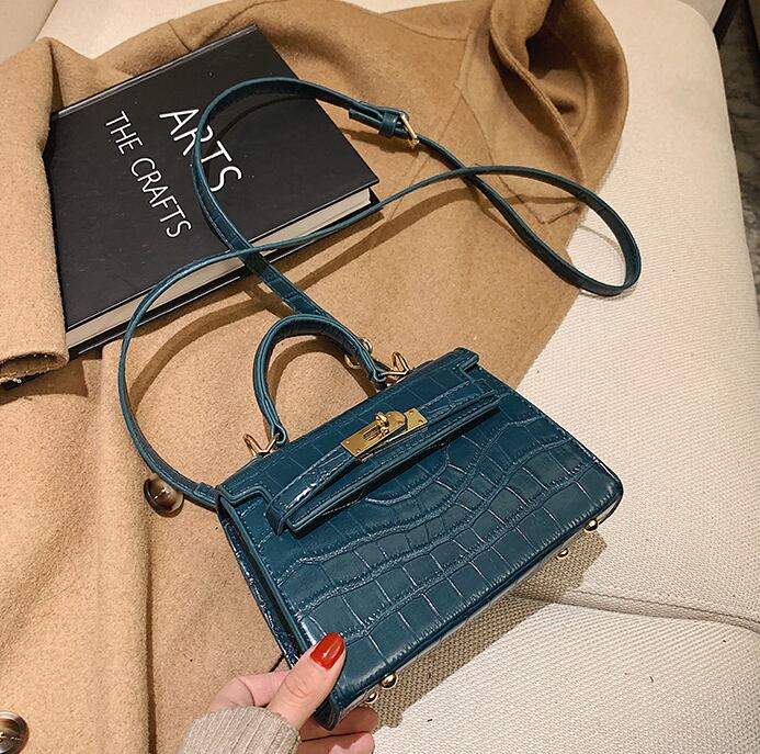 【小物】高級感 合わせやすいシンプルオシャレINS風肩掛け斜め掛けバッグ G2618