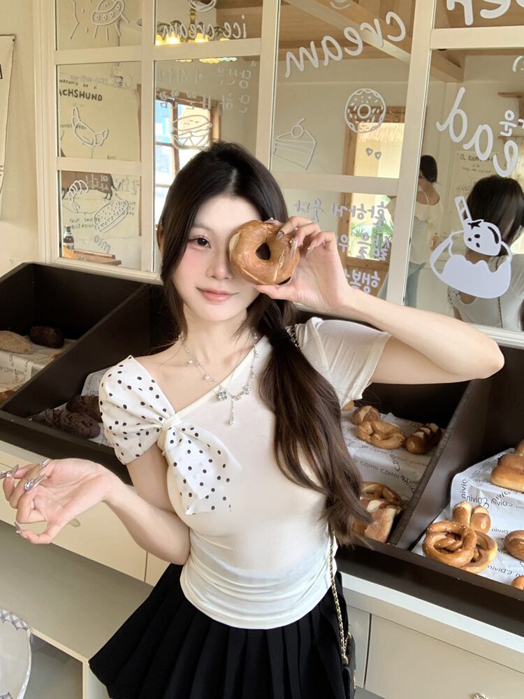 【tops】オフショルダーリボン付きTシャツ　M29832