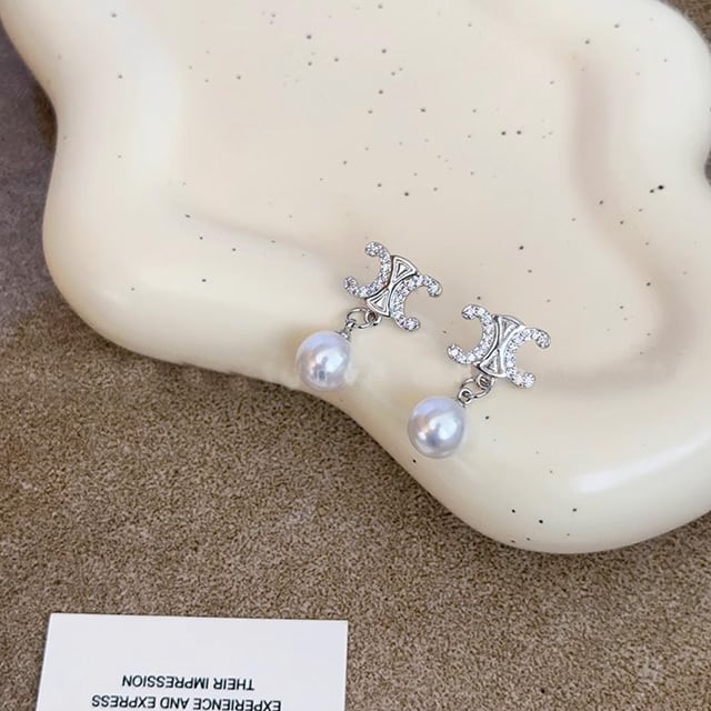 【小物】新入荷～ビーズ英字柄ピアスアクセサリーG21594