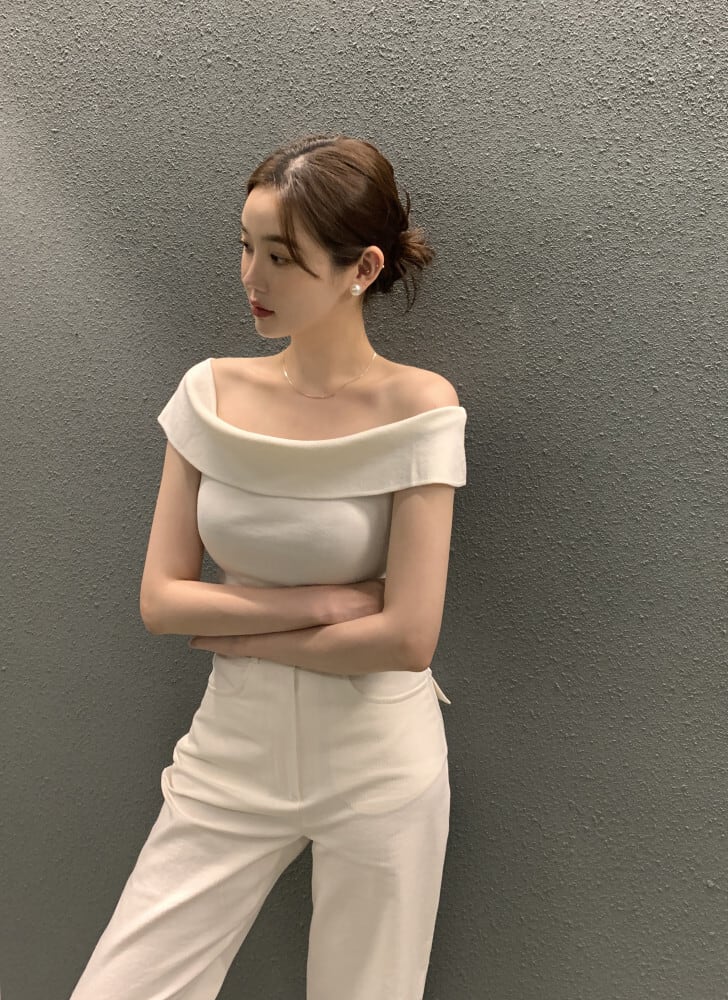 【tops】韓流スタイルchic〜気質満点体型カバーセクシー肩見せトップス着痩せニット G14899