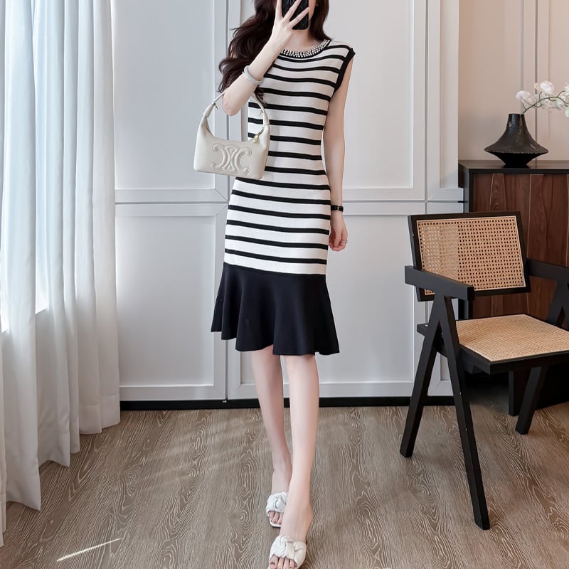 【dress】ノースリーブボーダー柄ニットワンピース Q8491