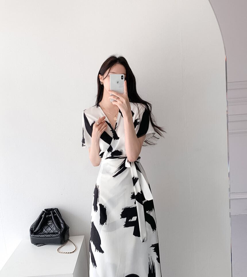 【dress】韓国風好感度UP!気質満点レトロVネックドローストリング着痩せワンピースF0034