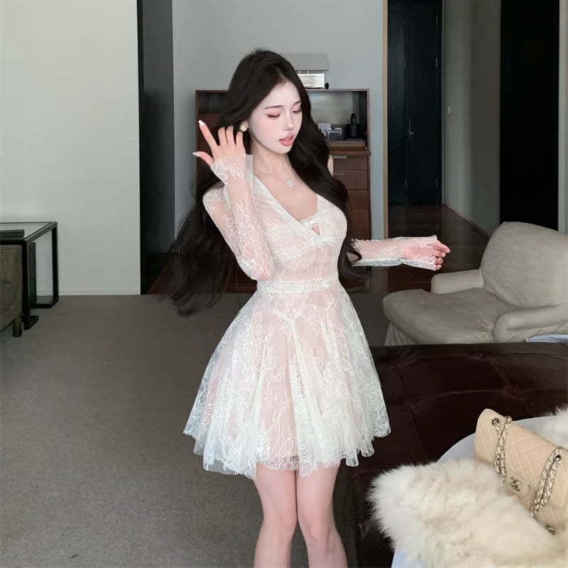 【dress】Vネックレースフレアワンピース Q8131